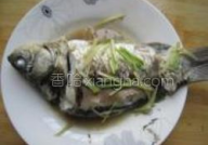 芙蓉鲫鱼,芙蓉鲫鱼的制作与营养价值解析”